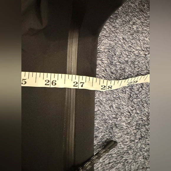 NWOT Lululemon City-to-Hike Waterproof Jacket Black - Picture 12 of 13